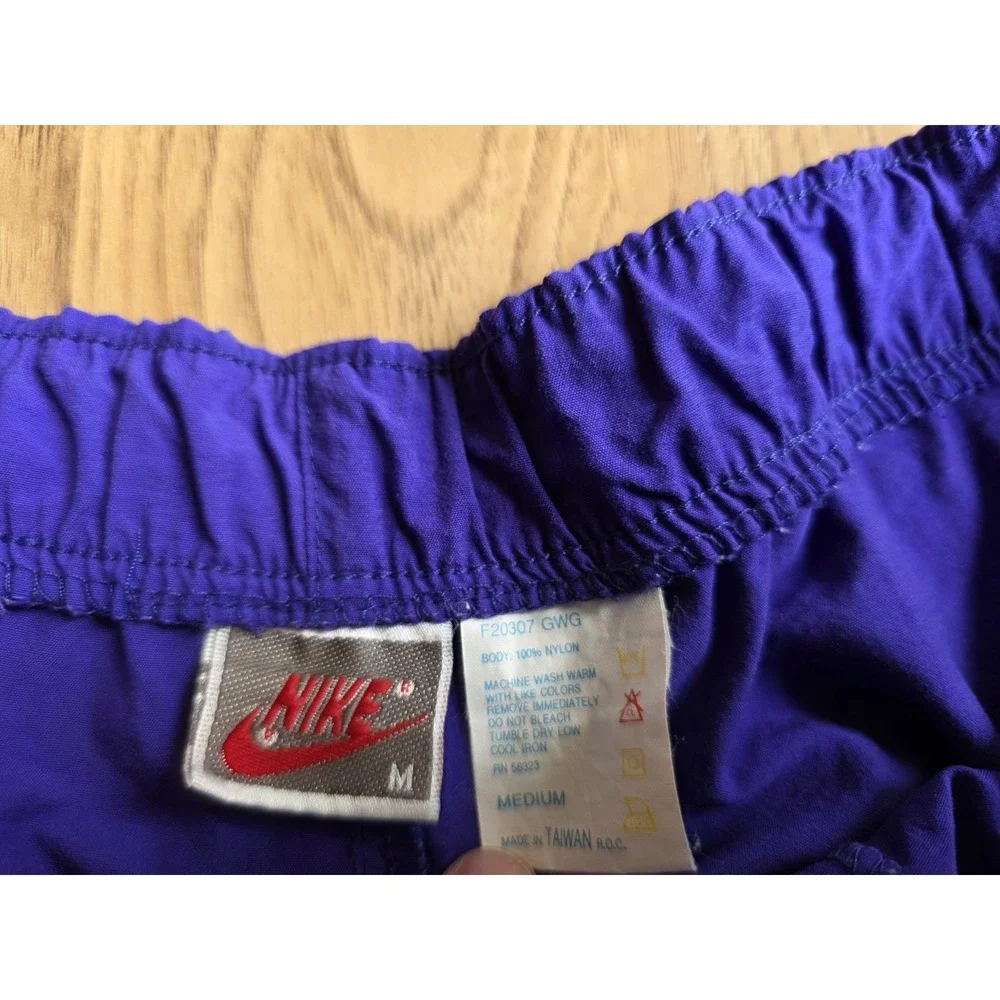 Vintage Nike Pleated‎ Shorts Purple Size Medium Nylon 90s Elastic Athletic